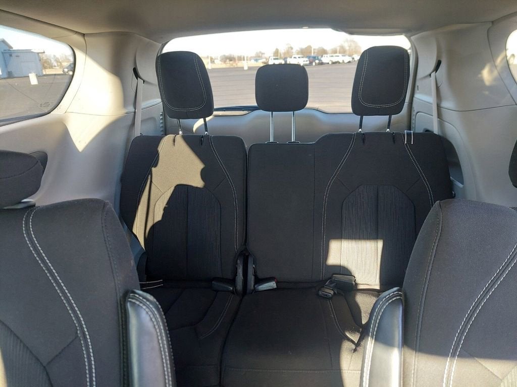 2024 Chrysler Voyager LX