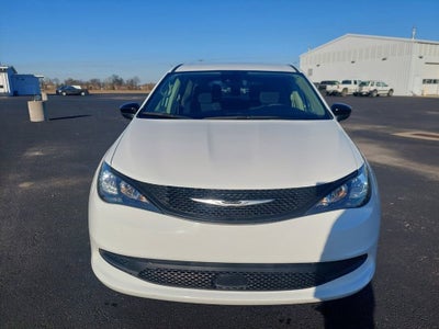 2024 Chrysler Voyager LX