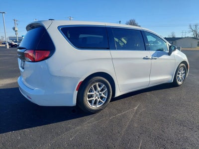 2024 Chrysler Voyager LX