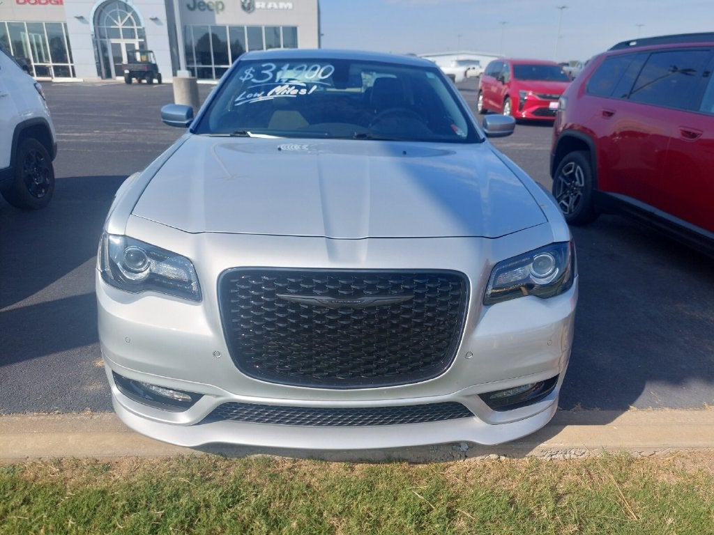 2023 Chrysler 300 Touring L AWD