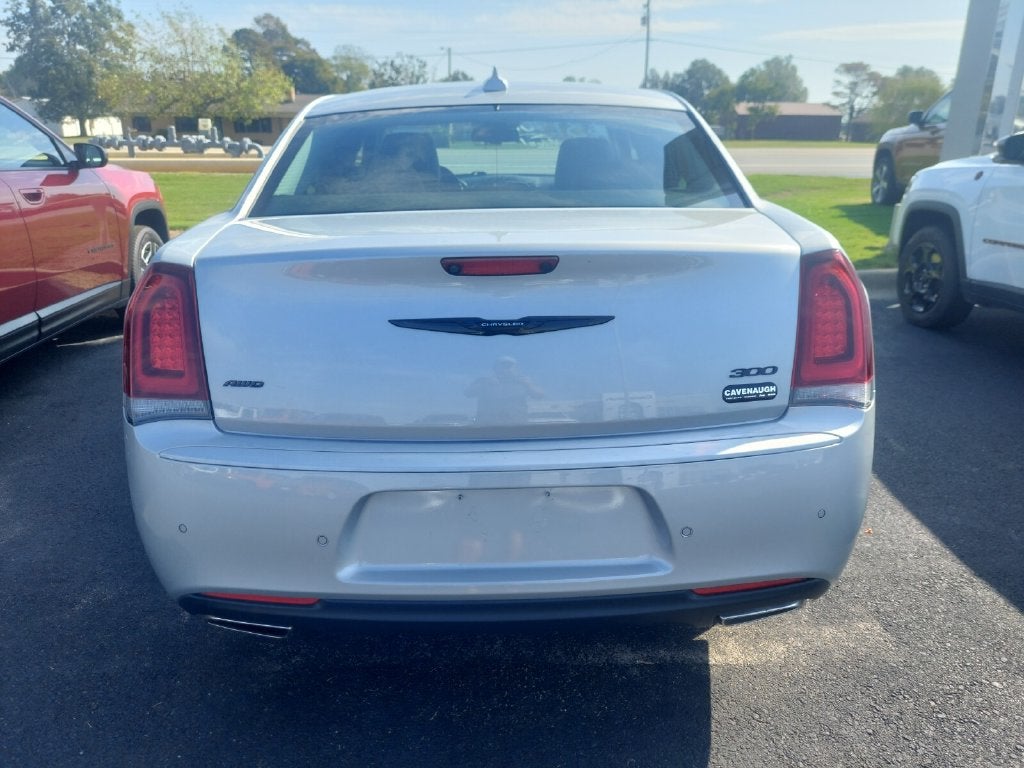 2023 Chrysler 300 Touring L AWD