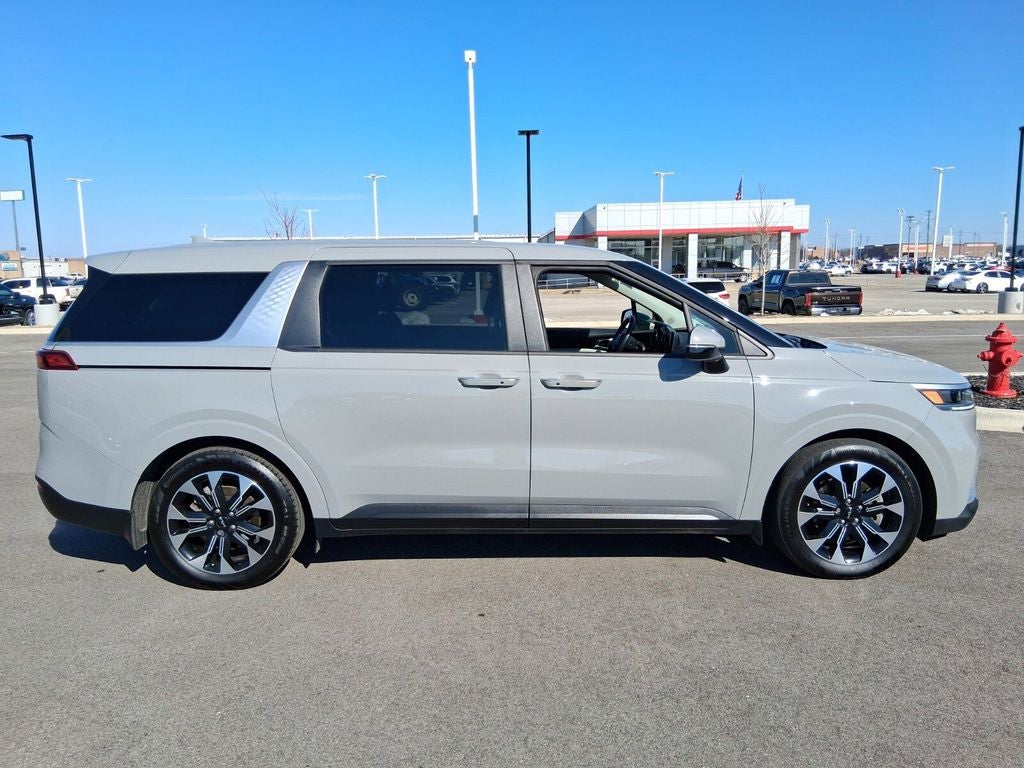 2024 Kia Carnival EX